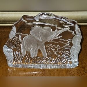 Crystal Clear Intaglio Elephant Art Sculpture/Paperweight/Bookend